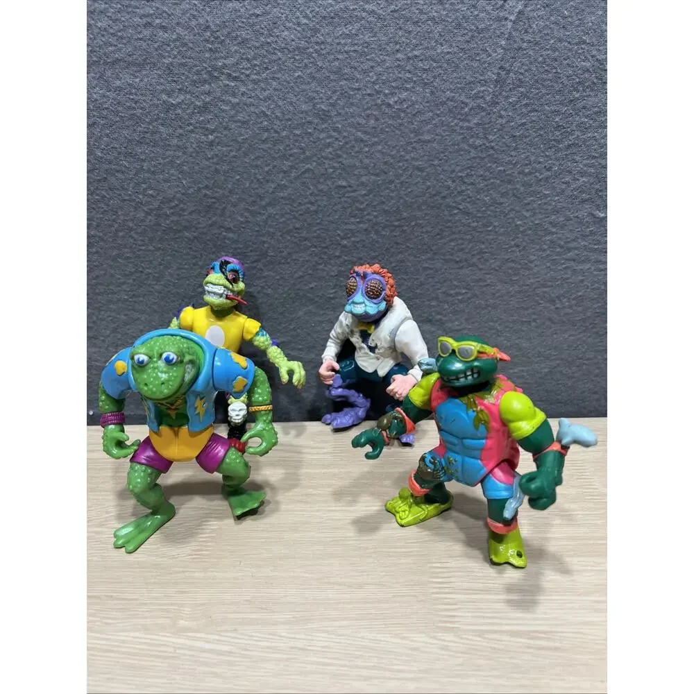 Lot of 14 Vintage Mutant Ninja Turtles Collectible Figures Read